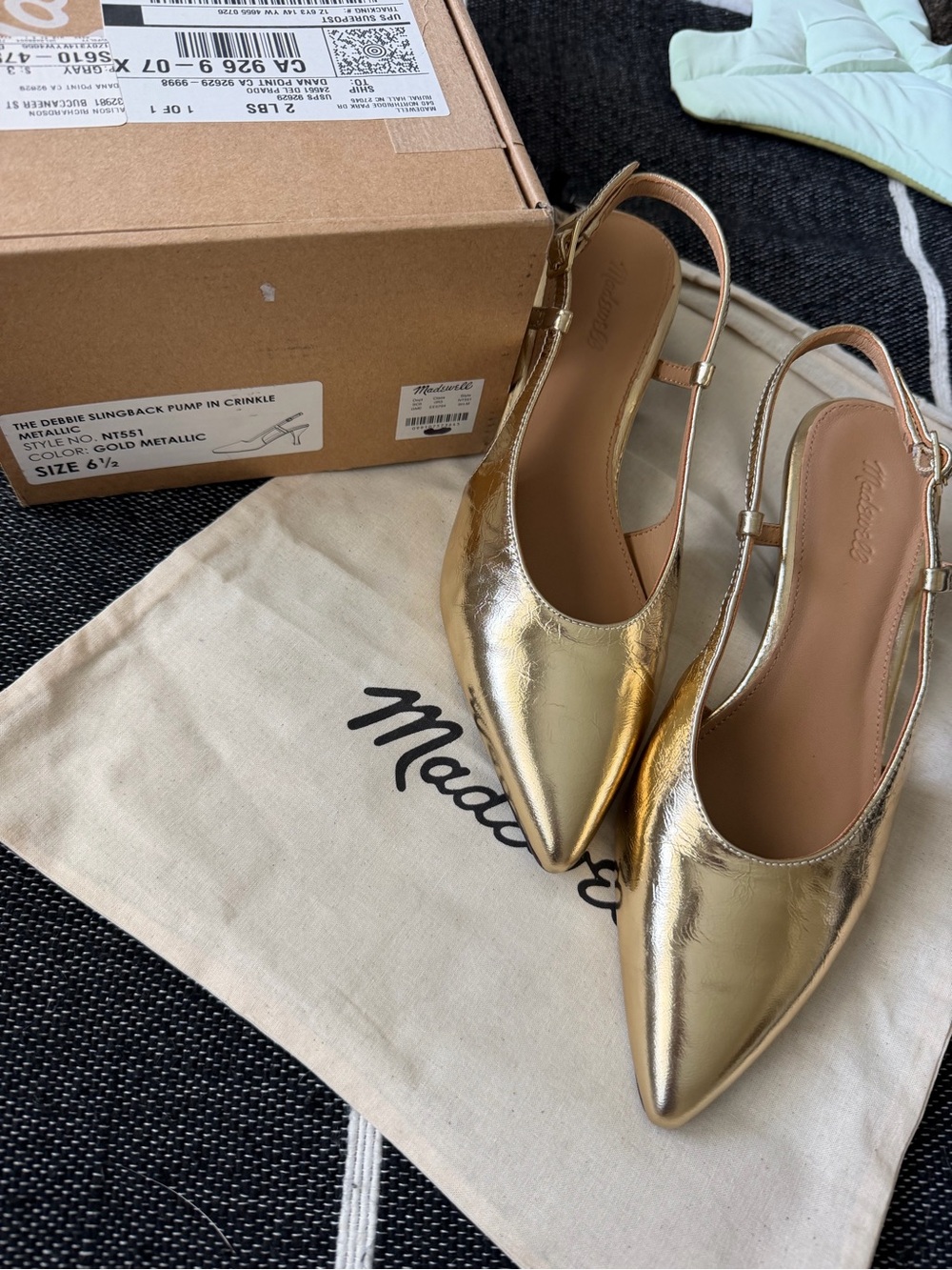 Madewell Debbie Sling-back pump in gold crinkle metallic. NWT.